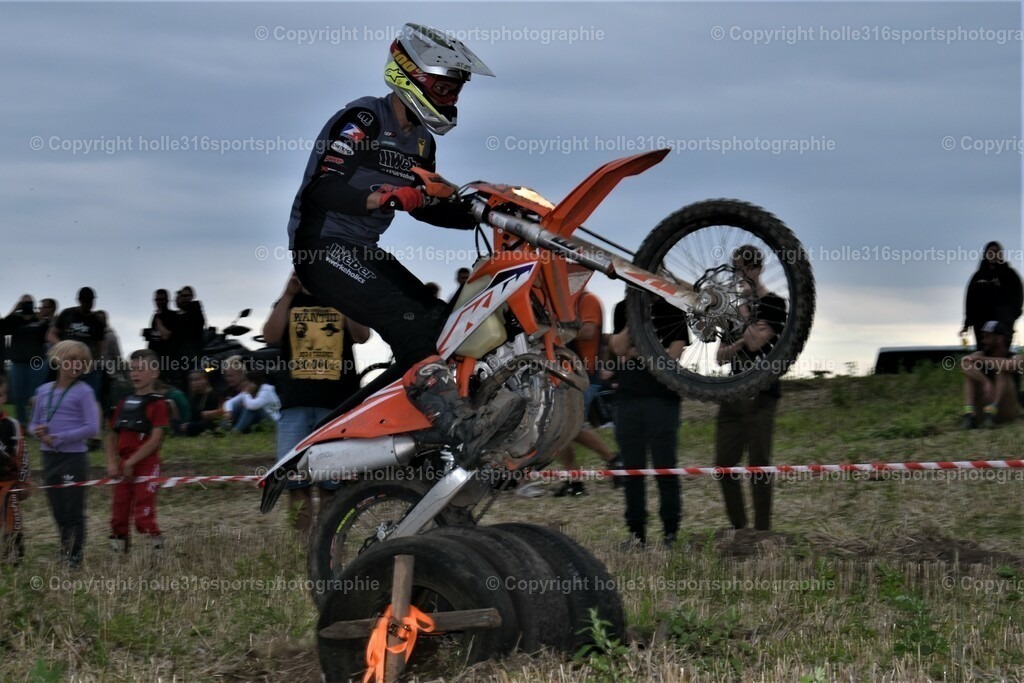 DSC_0224_01 (2) | Sportfotografie , Motorsport, Motoross, Reitsport, Mointainbike, Enduro,
Landschaft , Outdoor, Eventfotografie, Landschaft, Bilder online bestellen - Realisiert mit Pictrs.com
