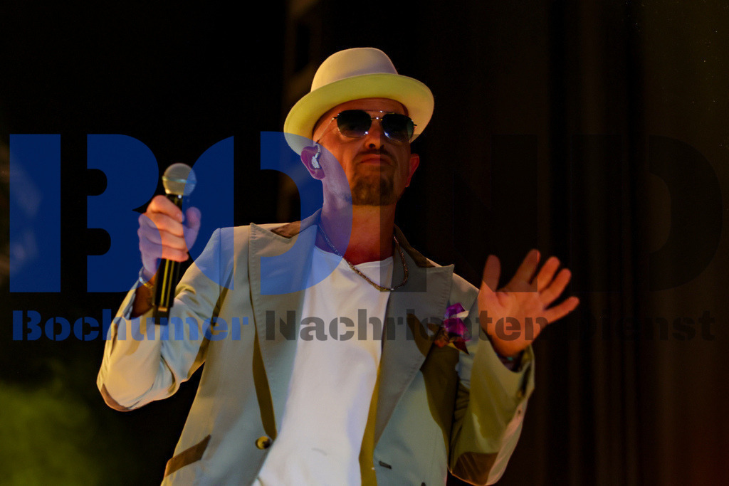 Zeltfestival Ruhr 2024 - Jan Delay  {date} -  | {headline}(Foto: Sebastian Sendlak / BOND) - Realisiert mit Pictrs.com