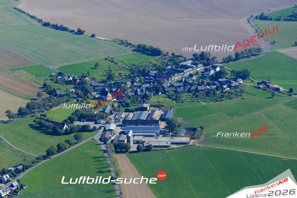 Die Luftaufnahme der Stadt Remptendorf wurde vom UL-Flugzeug heraus erstellt ( keine Drohne )- hohe Auflösung für beste Qualität