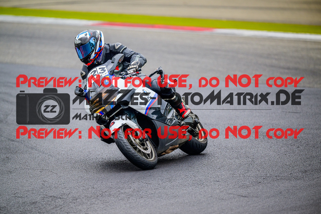 MaZZes_FotoMatrix_240717_6007705_3390 | GELB