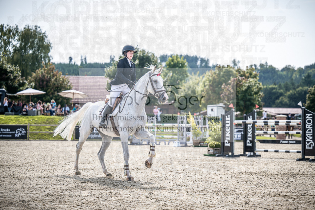 DOS_8955 | Entdecke hochwertige Reitturnierfotos von Foto Oger. Professionell, emotional und authentisch – jetzt Lieblingsmomente im Shop bestellen.Deutschlandweite Turnierfotografie. - Realisiert mit Pictrs.com