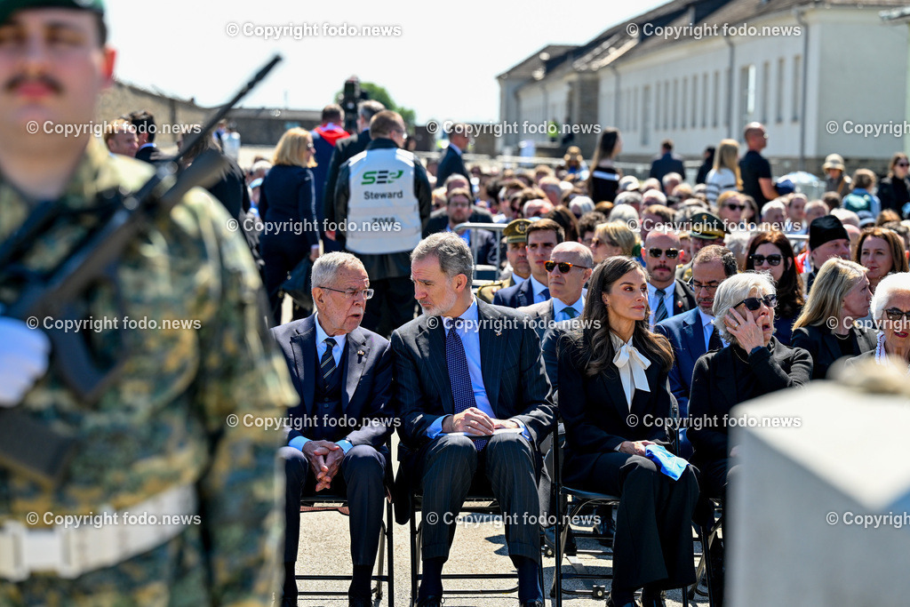 Internationale Gedenk- und Befreiungsfeier Gedenkstaette Mauthausen 2025_ 11.05.2025-164 | 11.05.2025, Mauthausen, AUT, Internationale Gedenk- und Befreiungsfeier Gedenkstaette Mauthausen 2025, 80 Jahre Befreiung KZ Mauthausen im Bild Alexander van der Bellen (Bundespraesident der Republik Oesterreich) und Doris Schmidauer, Felipe IV, Koenig von Spanien (Felipe Juan Pablo Alfonso de Todos los Santos de Borbon y Grecia), Dona Letizia, Koenigin von Spanien