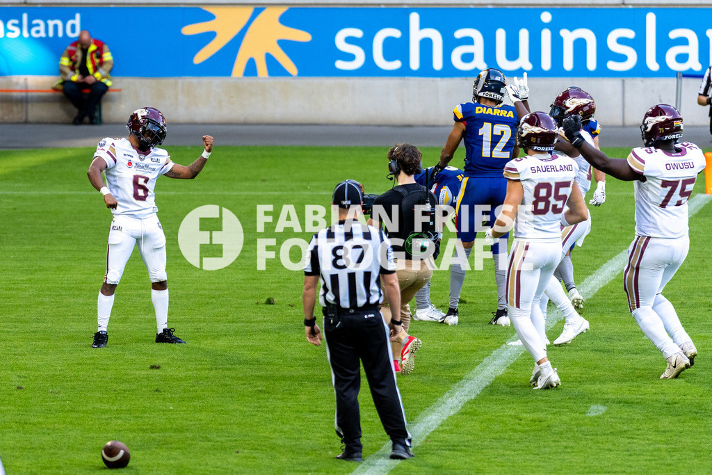 GER Rhein Fire vs. Alpine Rams, American Football, AFLE, Saison 2026, 01.08.2026 | Kaylon Geiger (Rhein Fire, #06) feiert seinen Touchdown,GER Rhein Fire vs. Alpine Rams, American Football, AFLE, Saison 2026, 01.08.2026Foto: Eibner-Pressefoto/Fabian Friese - Realisiert mit Pictrs.com
