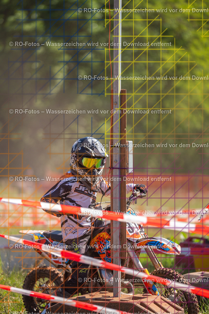 Wolfshausen 1 Lauf -965 | Sportfotografie von RO-Fotos: Motorsport, Motocross, Enduro, Laufveranstaltungen und Triathlon. Professionelle Fotos von Sportlern und Events. - Realisiert mit Pictrs.com