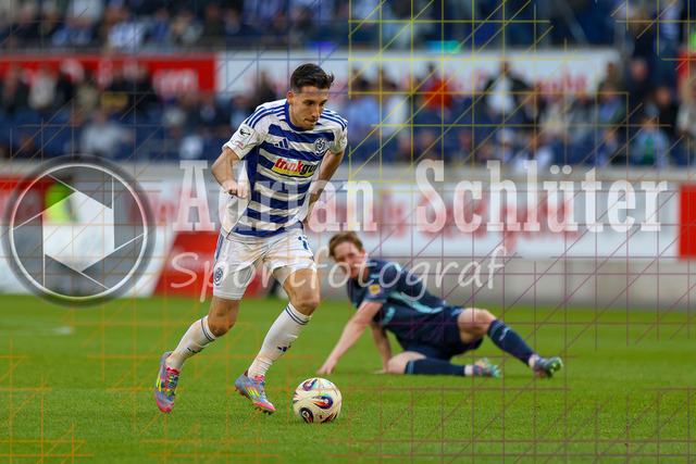 22.03.2026, GER, Fussball, Herren, 3. Liga, Saison 2025/2026, MSV Duisburg - 1860 München | Conor Noß (MSV Duisburg) in Aktion am Ball, Einzelaktion 