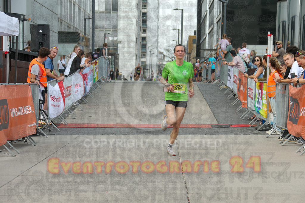 250920_1516_EX1_8704 | Sportfotografie im Rhein-Sieg Kreis, Köln, Bonn, NRW, Rheinland Pfalz, Hessen, etc. Unser Tätigkeitsfeld umfasst den Laufsport vom Volkslauf über den Marathon, Duathlon, Triathon bis zum Ultralauf wie Kölnpfad Ultra oder Schindertrail.