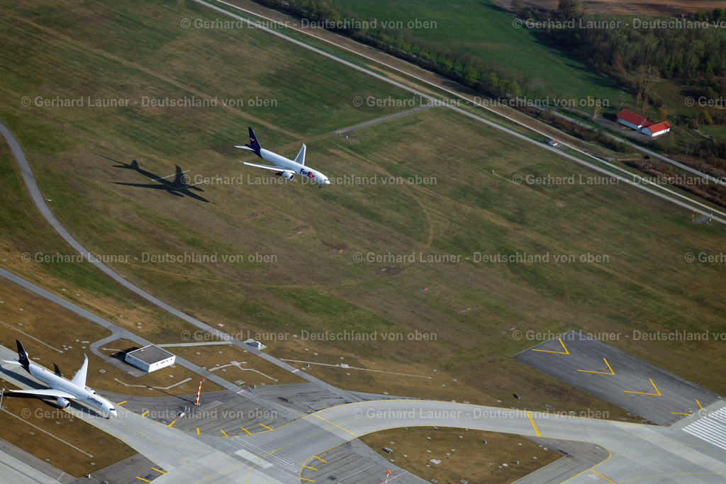 4022967 | landende FedEX Maschine am Franz-Josef-Strauss-Flughafen, München