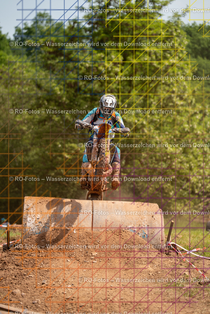 Wolfshausen 5 Lauf -136 | Sportfotografie von RO-Fotos: Motorsport, Motocross, Enduro, Laufveranstaltungen und Triathlon. Professionelle Fotos von Sportlern und Events. - Realisiert mit Pictrs.com