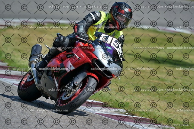 26BT02-1578 | markuskiefer.com - Realisiert mit Pictrs.com