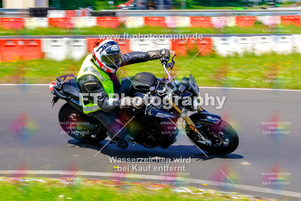 VBK-7992 | Hier findet Ihr Bilder von Touristenfahrten auf der Nürburgring Nordschleife oder von anderen Veranstaltungen die ich besucht habe. Viel Spass beim Durch Schauen 