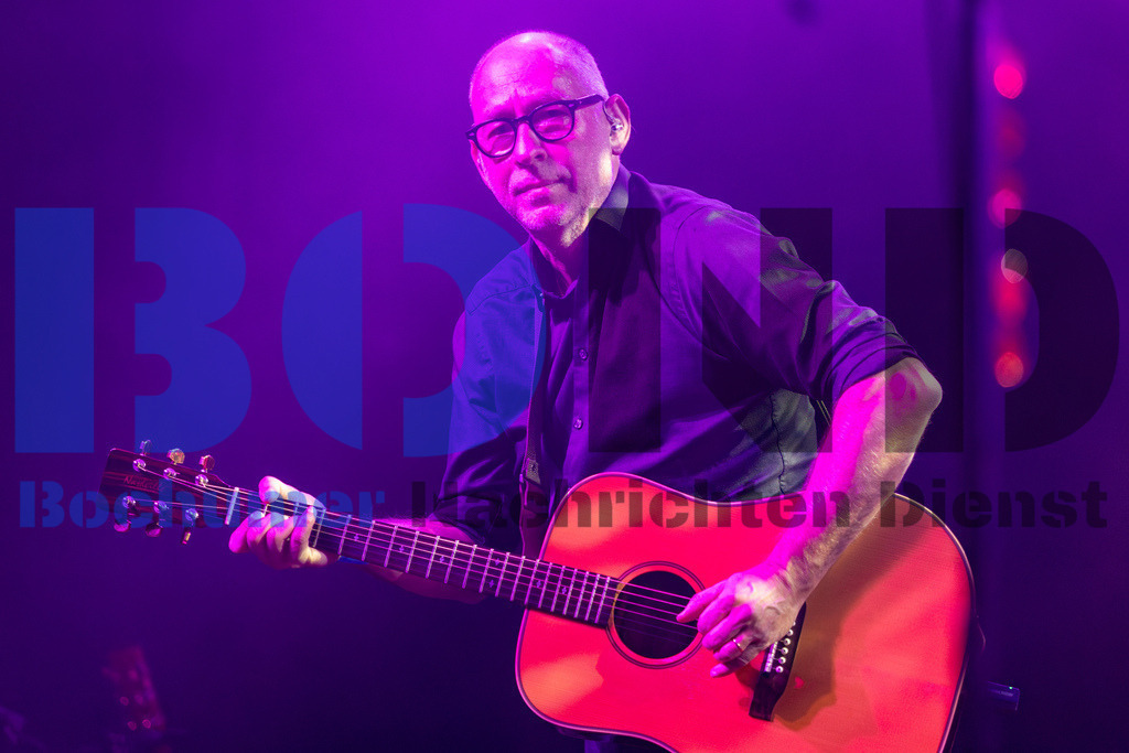 SES_GBAZEC20241227-40 | bond - Realisiert mit Pictrs.com