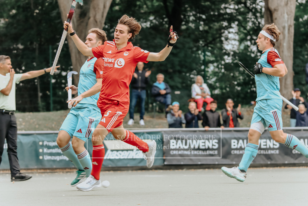 Herren_Bundesliga_02_F_RWK-UHC_21.09.25_Köln (384 von 471) | lanaschraderfotografie - Realisiert mit Pictrs.com