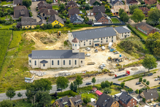 Ahlen230803104 | Luftbild, uftbild, St. Georgkirche und Gemeindezentrum St. Georg, Baustelle und Neubau Syrisch-Orthodoxe Kirche von Antiochien, Ahlen, Ruhrgebiet, Nordrhein-Westfalen, Deutschland
