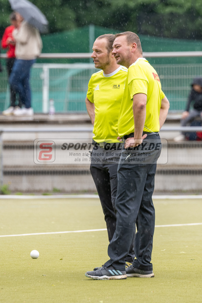 SFE_20250524_0082 | Köln, Deutschland, 24.05.2025:  Hockey 1. Bundesliga Herren Rot-Weiss Köln - Mannheimer THC im KTHC Stadion Rot-Weiss Köln Tennis and Hockey Club am 24.05.2025 in Köln, Deutschland. (Foto von Stephan Fehrmann)Köln, Germany, 24.05.2025: Hockey 1. Bundesliga Herren Rot-Weiss Köln - Mannheimer THC in KTHC Stadion Rot-Weiss Köln Tennis and Hockey Club at 24.05.2025 in Köln, Deutschland. (Foto from Stephan Fehrmann)