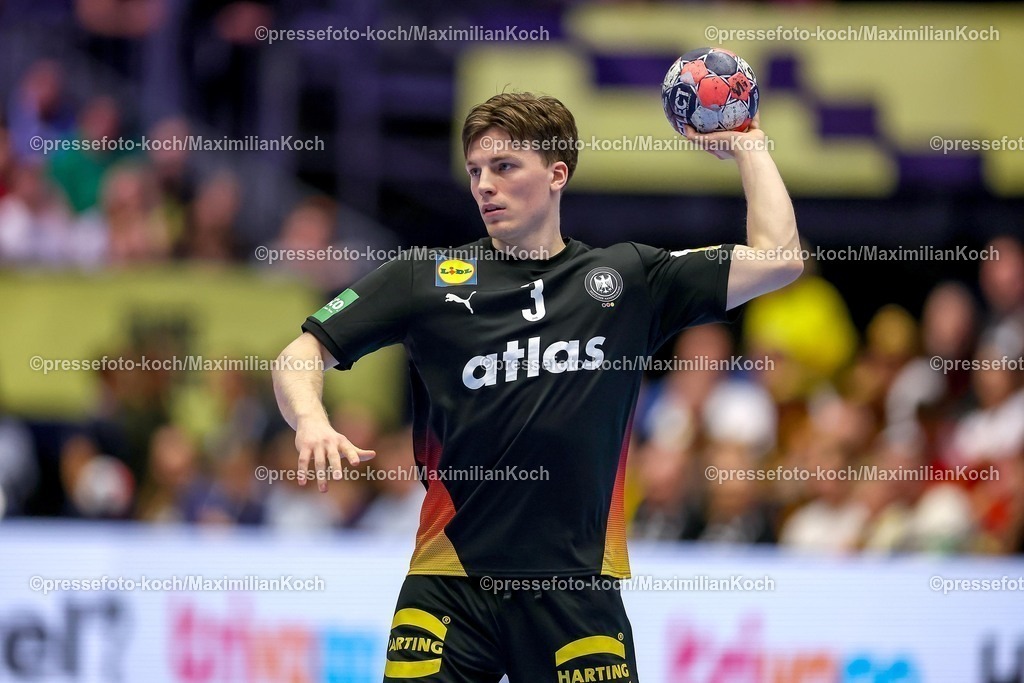 EHF19012602084 | 19.01.2026, Handball, Men's EHF EURO 2026, Deutschland - Spanien, Jyske Bank Boxen in Herning, Dänemark, Preliminary Round:  Nils Lichtlein (Germany #03)