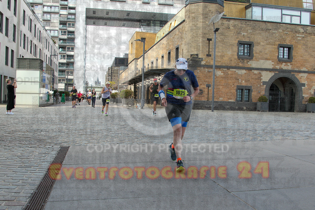 250920_1504_EV4_8032 | Sportfotografie im Rhein-Sieg Kreis, Köln, Bonn, NRW, Rheinland Pfalz, Hessen, etc. Unser Tätigkeitsfeld umfasst den Laufsport vom Volkslauf über den Marathon, Duathlon, Triathon bis zum Ultralauf wie Kölnpfad Ultra oder Schindertrail.