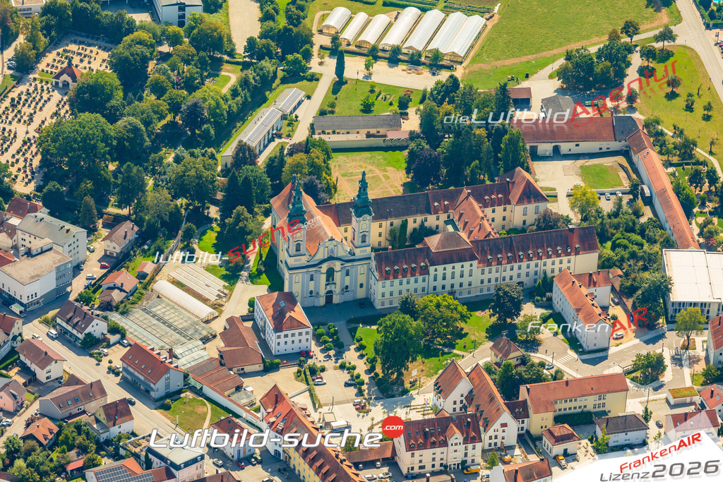 Schrägluftbild  Kirche  Fürstenzell - Das Luftbild wurde 2025 vom UL-Flugzeug heraus erstellt ( keine Drohne ) - Hochauflösende Luftaufnahme -Nicht vergleichbar mit Google Maps oder Satelittenbilder- Die Geschenkidee !Mit Lizenz und Bildrechte bestellbar