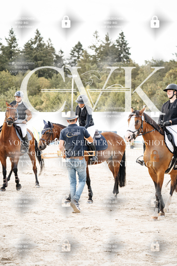 CK704258 | Turnierfotografie Pferdefotografie Trier Rheinland-Pfalz Pferdesport Reitsport Tierfotografie Sportfotografie Pferdevideo Pferdevideografie Equestrianvideography equestrianphotography  - Realisiert mit Pictrs.com