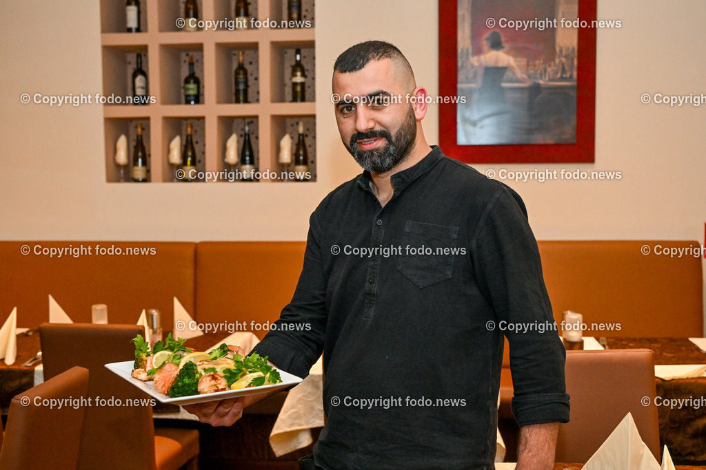 Fischerhaeusl_ DaVinci_ 13.06.2024-10 | 13.06.2024, Linz, AUT, Fischerhaeusl, DaVinci, im Bild DaVinci, Kellner mit Zanderfilet und Gemuese