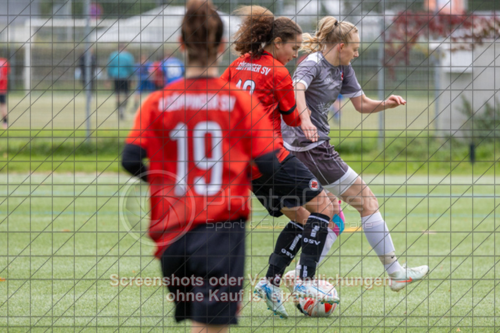 20251005_111624_0206 | #,1.Göppinger SV (rot) vs. SGM Aufhausen/Nellingen (grau), Fußball, Frauen-Regionenliga 3 - WfV, 04. Spieltag, Saison 2025/2026, Kunstrasenplatz Nord, Hohenstaufenstr. 116, 73033 Göppingen, 05.10.2025 - 11:00 Uhr,Foto: PhotoPeet-Sportfotografie/Peter Harich