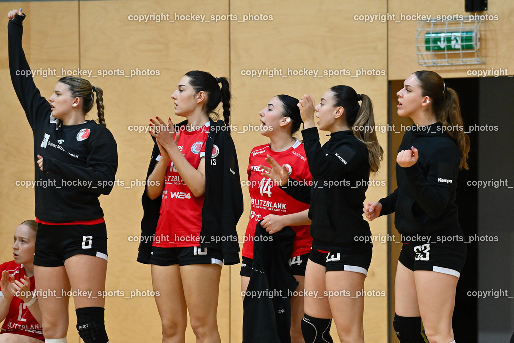 SC Ferlach Damen vs. WAT Atzgersdorf 18.5.2023 | #33 MOMCILOVIC Iva, #23 MUSTEDANAGIC Ines, #14 MUSTEDANAGIC Sara, #13 BARNJAK Karla, #6 COSIC Anabel, Spielerbank WAT Atzgersdorf