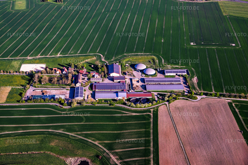 Luftbild: Landwirtschaftsbetrieb Sorga in Neustadt an der Orla im Bundesland Thüringen in Deutschland. – Foto: IMG_155835.jpg vom 02.05.2026 durch Werner Riehm/FLY-FOTO.de – Auflösung des Originals: 6000 x 4000 px