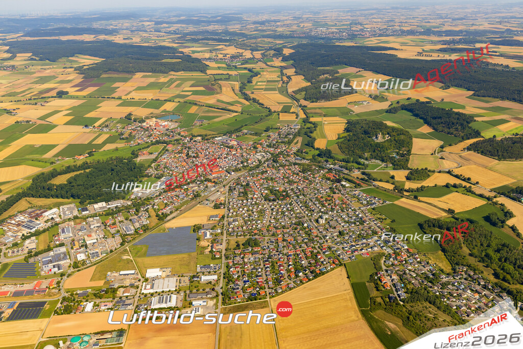 Neue Luftbildaufnahme der Stadt Volkmarsen - Das Luftbild wurde 2025 vom UL-Flugzeug heraus erstellt ( keine Drohnenaufnahme ) - Hochauflösende Luftaufnahme - für Wandbilder und großformatige Ausdrucke geeignet. Das besondere Geschenk!Hier alle&nbsp;Infos zur Lizenzierung der LuftaufnahmeWir fliegen auch dieses Jahr wieder in Ihre Region um Luftbilder zu erstellen.- Luftbild anfragen