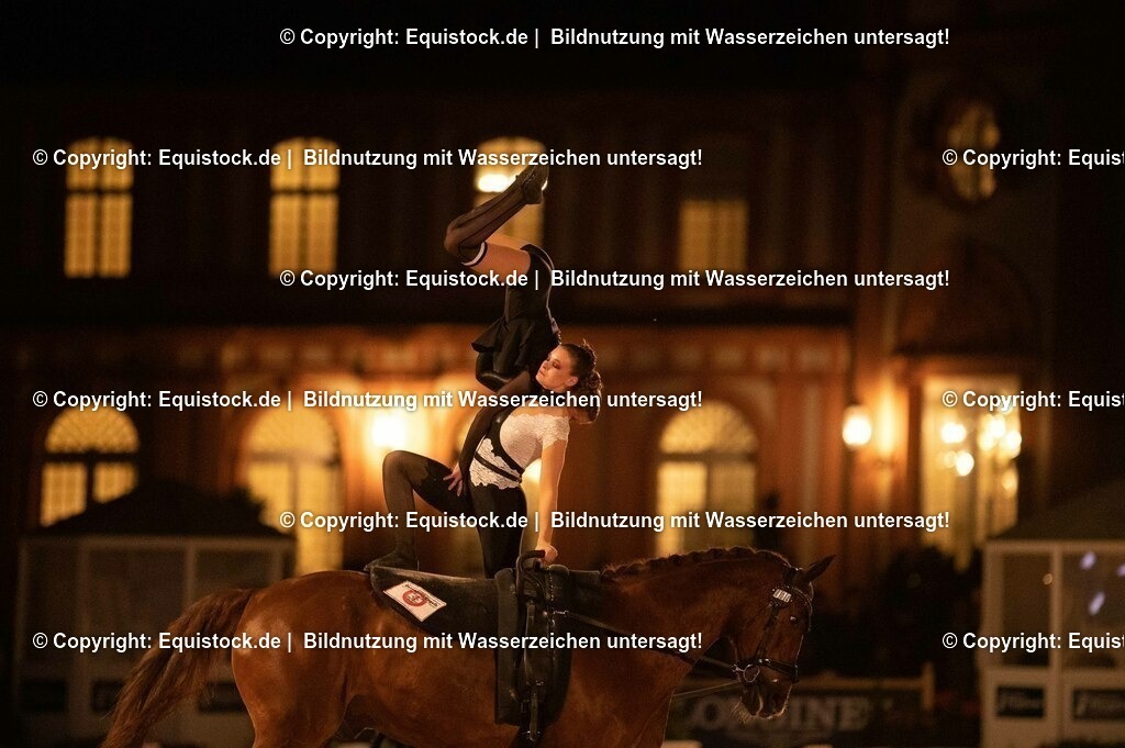 20230527_Voltigieren_NASPA_Flutlicht_1017 | equistock