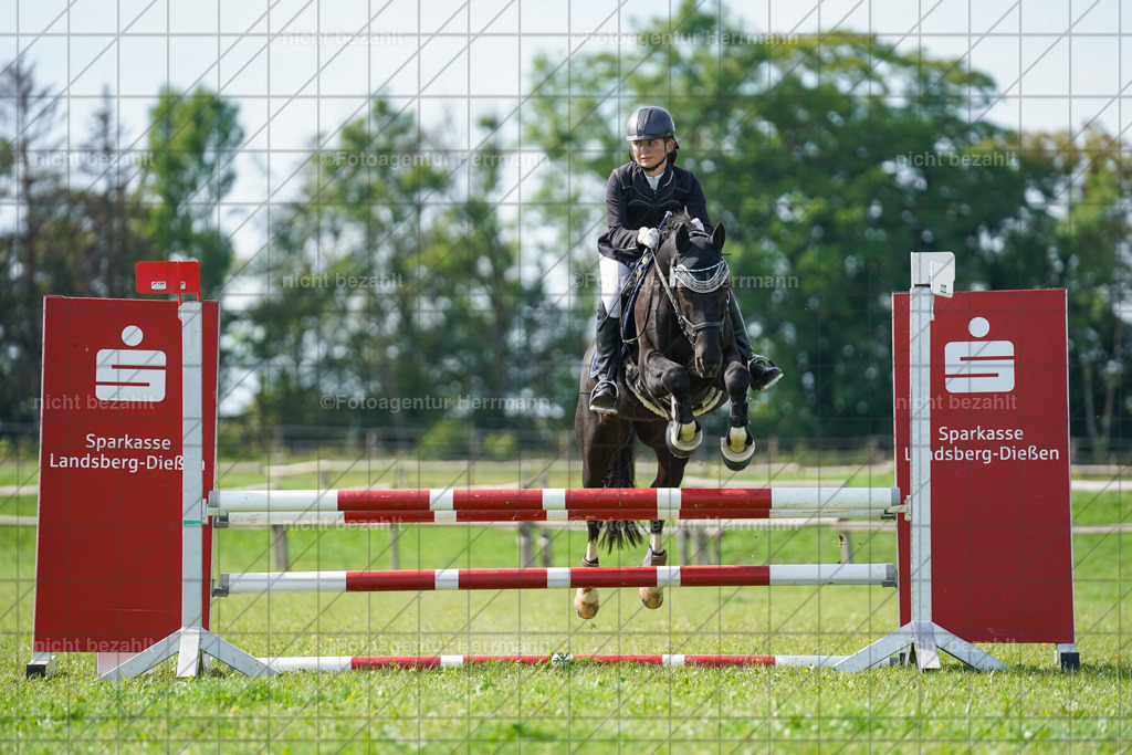 20230917-FAH09565 | Landsberg am Lech, 2023, Kaufbeuren, Kempten, Allgäu, Turnierfotografen Bayern, Fotoagentur Herrmann, Turnierbilder, Reitsport Fotos, Pferdefotograf, Augsburg, Bad Tölz, Dachau, Karlsfeld, Memmingen, Buchloe, Schwabmünchen