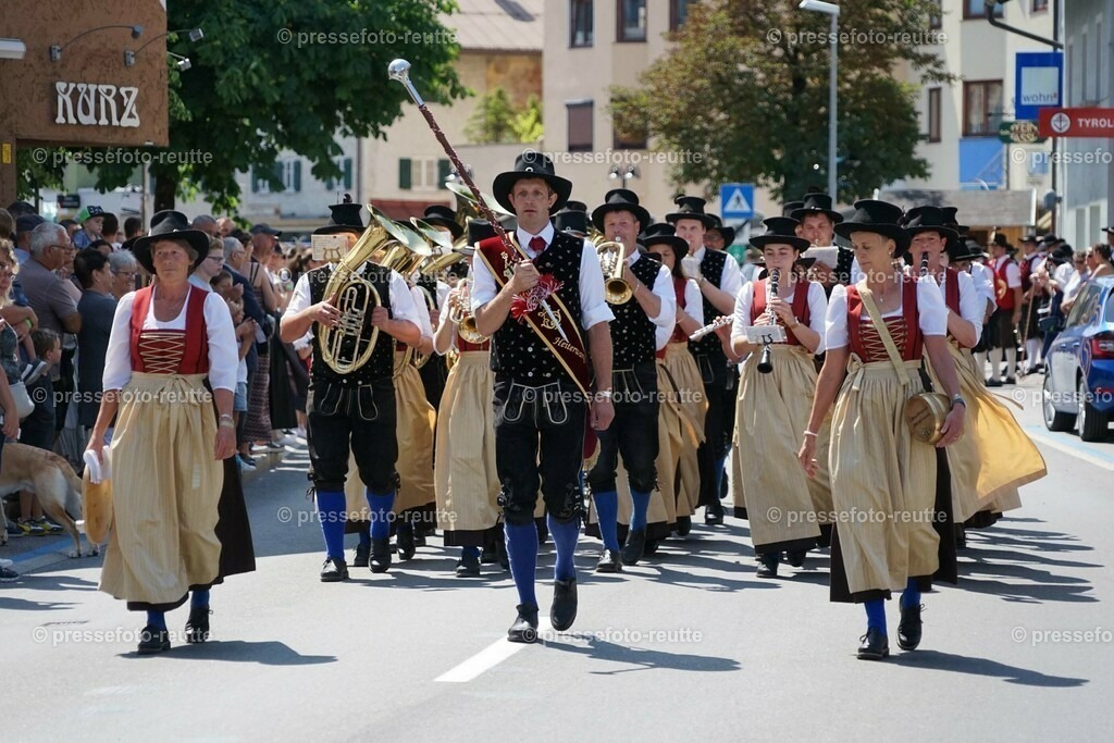 10a-HEITERWANG-Bundesmusikfest-2023-Juni16-Reutte-DSC06452 | Info aus dem Bezirk Reutte/Ausserfern Tirol sowie eine umfangreiche Bilddatenbank über die gesamte Region: Lechtal, Talkessel Reutte, Tannheimertal, Zwischentoren. Lech, Plansee, Zugspitze, Grenztunnel, B179, Fernpassstraße, Verkehr, Lawinen, Tradition, - Realisiert mit Pictrs.com