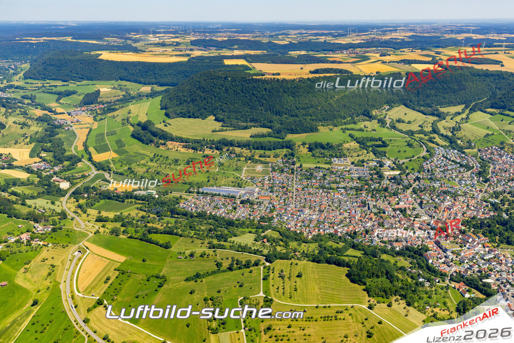 Aktuelles Luftbild von  Donzdorf - Die Luftaufnahme wurde 2022 mittels UL-Flugzeug erstellt ( keine Drohne ) - hochauflösende Kamera-Systeme von  Canon -Beste Qualität - Für grossformatige Ausdrucke geeignet. Die Geschenkidee !