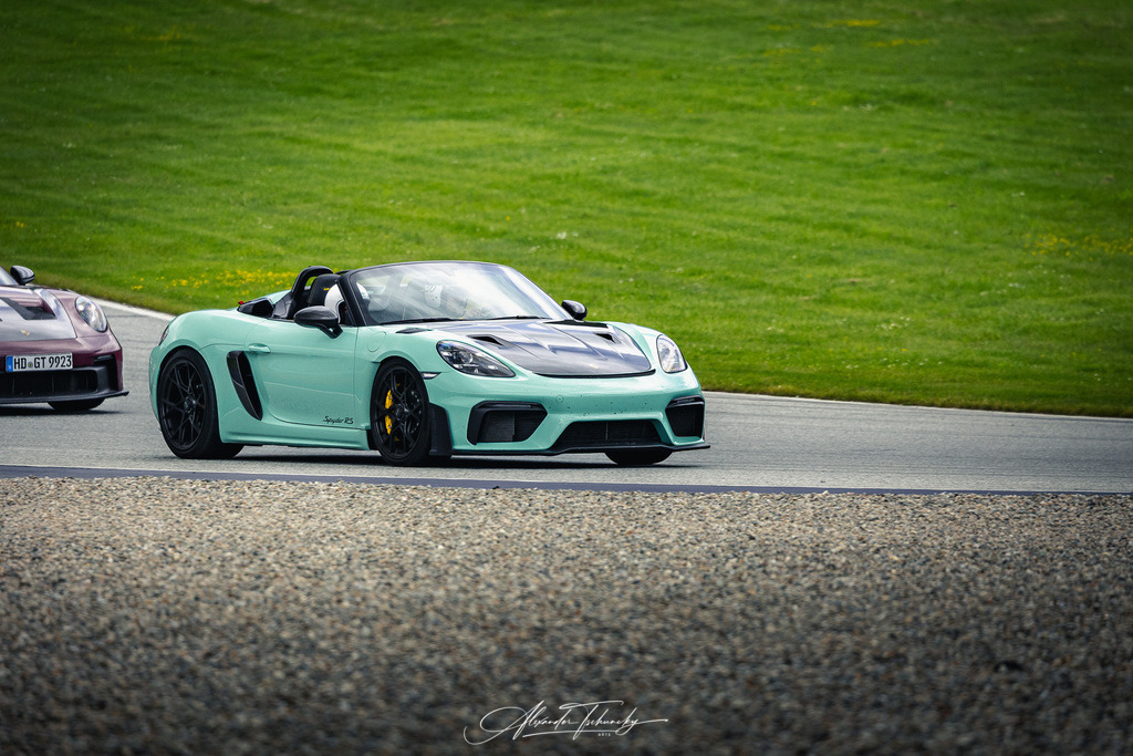 R6PZ1292 _Alexander Tschuncky | Entdecken Sie die faszinierende Welt von Alexander Tschuncky Arts: Kreative Fotografie, atemberaubende Automobilkunst und hochwertiger Bilderdruck. Lassen Sie sich inspirieren! - Realisiert mit Pictrs.com
