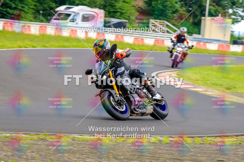 VBK-7697 | Hier findet Ihr Bilder von Touristenfahrten auf der Nürburgring Nordschleife oder von anderen Veranstaltungen die ich besucht habe. Viel Spass beim Durch Schauen 
