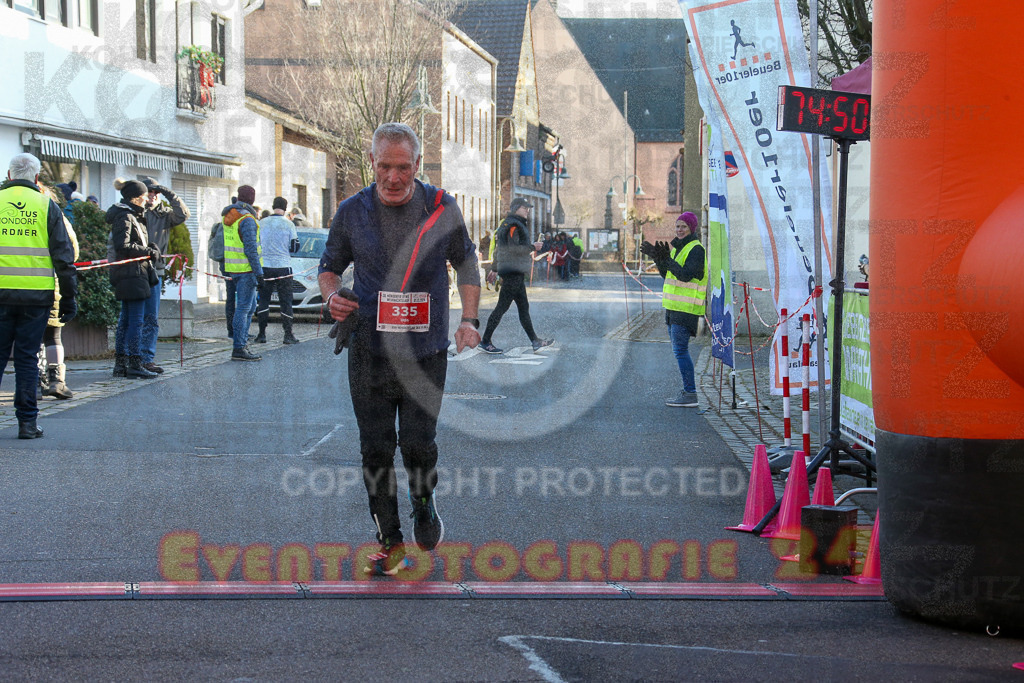 241201_1251_EX1_3387 | Sportfotografie im Rhein-Sieg Kreis, Köln, Bonn, NRW, Rheinland Pfalz, Hessen, etc. Unser Tätigkeitsfeld umfasst den Laufsport vom Volkslauf über den Marathon, Duathlon, Triathon bis zum Ultralauf wie Kölnpfad Ultra oder Schindertrail.