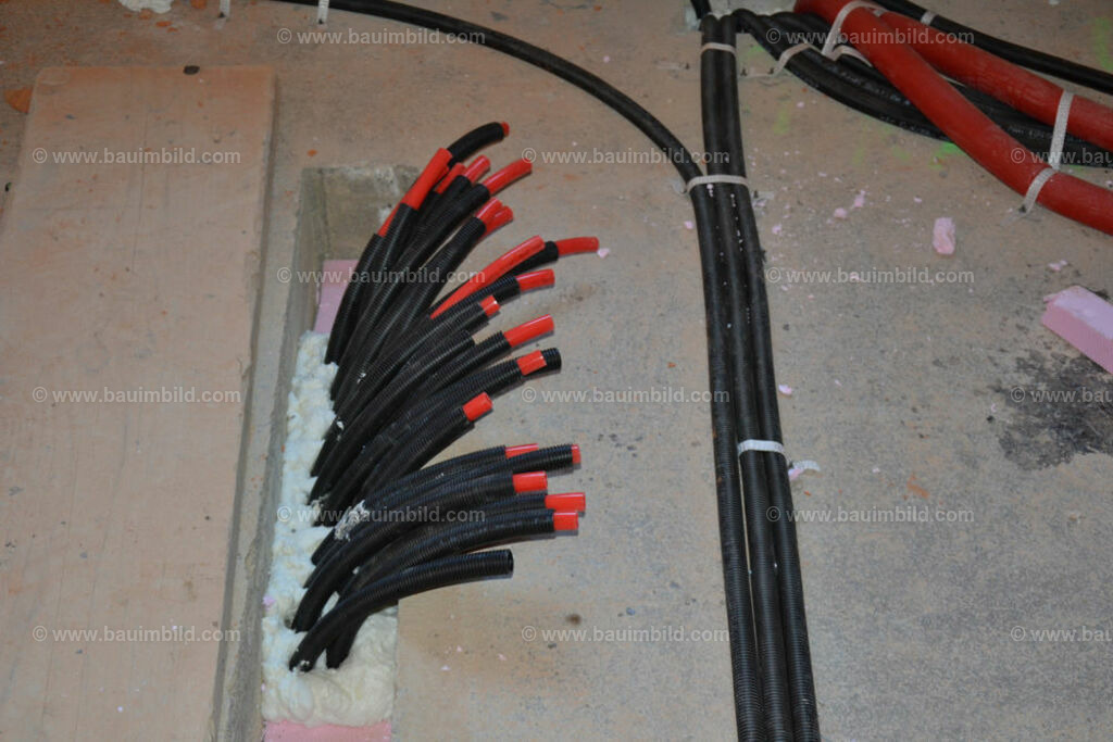 bib-lg16-heizung-0010 | Nach LV-Leistungsgruppen sortierte Detailfotos über den Bau eines Hauses. Alle Hausbau-Bilder direkt vom Urheber und Autor der Website Haus-Selber-Bauen.com