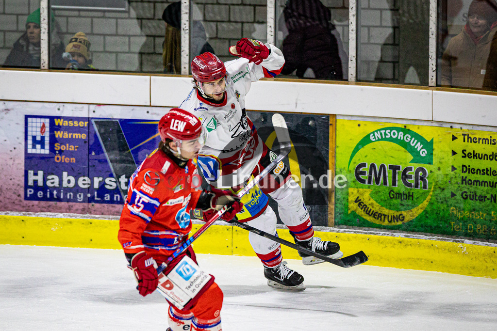 EC Peiting vs Deggendorfer SC | Eishockey Oberliga Süd Vorrunde 2024/2025, EC Peiting vs Deggendorfer SC, 20241228,Tor, Torjubel Jaroslav HAFENRICHTER (DSC 77),2024-12-28 in Peiting (Eisstadion)Jaroslav HAFENRICHTER (DSC 77)Copyright: WolfgangxLindner foto-lindner.de