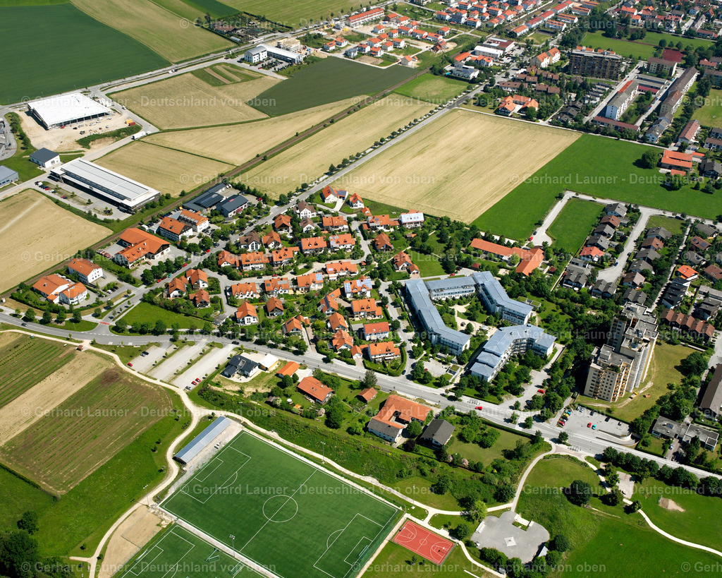 2600333 | LINDACH 09.06.2006 Wohngebiet einer Einfamilienhaus- Siedlung  in Lindach im Bundesland Bayern, Deutschland // Single-family residential area of settlement  in Lindach in the state Bavaria, Germany Foto: Gerhard Launer