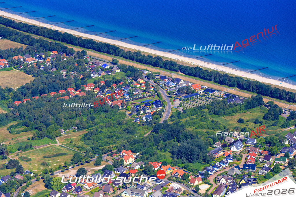 Die Luftbildaufnahme Bahndamm - Zingst wurde 2018 mittels Flugzeug (keine Drohne) erstellt. Perfekte Schärfe und Druck- Auflösung- Garantiert!