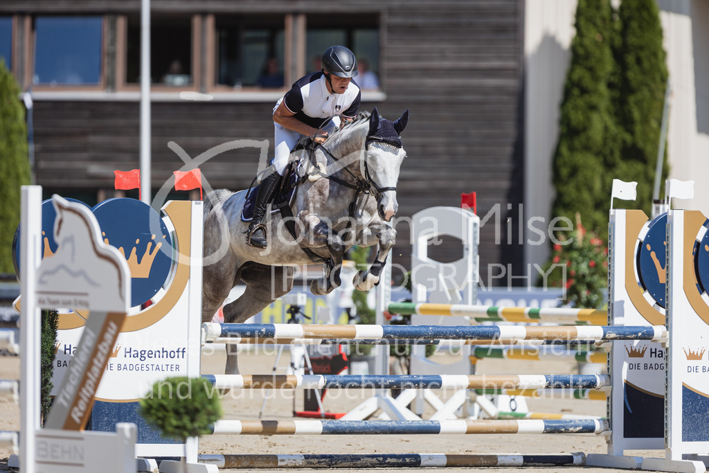 220824_Delbrueck_Springpferde-A2-102 | Deine schönsten Turniermomente als professionelle Fotos! Entdecke hochwertige Pferdesport-Fotografie im Online-Shop. Jetzt Fotos finden & bestellen!