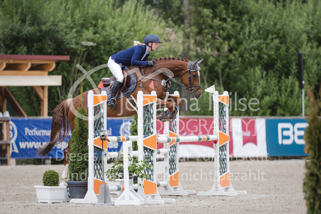 220614_Mühlen_SprPfL-518 | Late Entry Mühlen
Springpferdeprüfung Kl.L 4-7j. gl. Einlaufprüfung für 5j.Pferde
14.06.2022