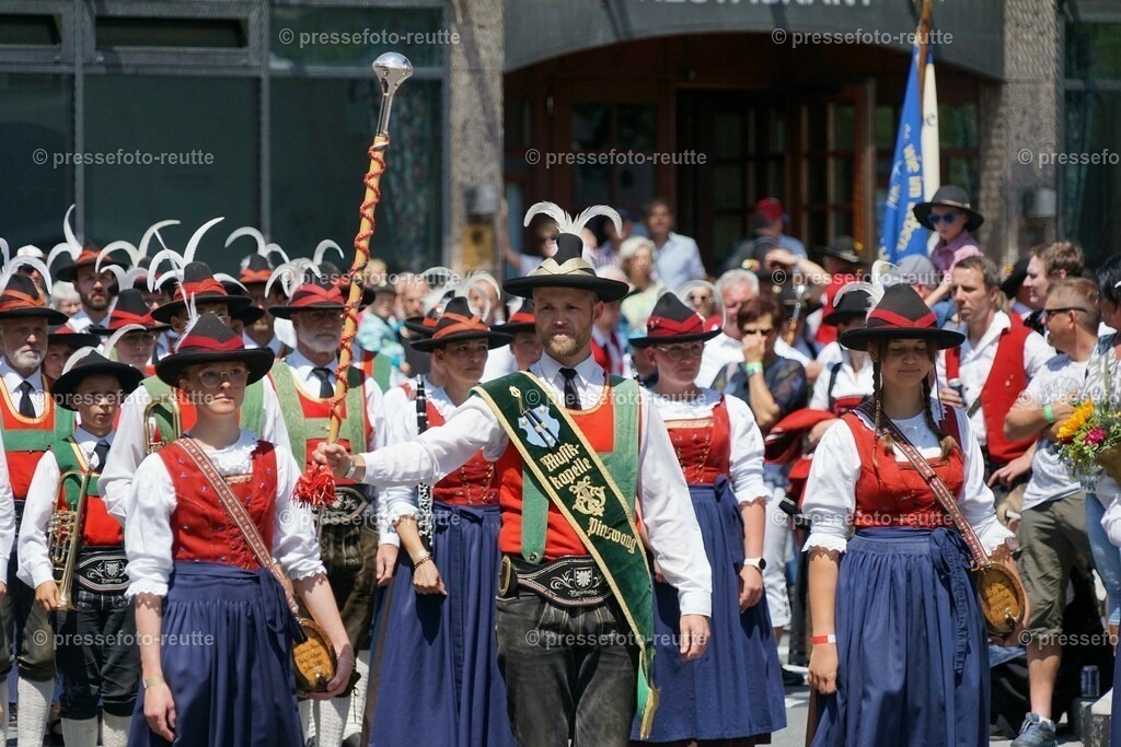 32a-PINSWANG2-Bundesmusikfest-2023-Juni16-Reutte-DSC06792 | Info aus dem Bezirk Reutte/Ausserfern Tirol sowie eine umfangreiche Bilddatenbank über die gesamte Region: Lechtal, Talkessel Reutte, Tannheimertal, Zwischentoren. Lech, Plansee, Zugspitze, Grenztunnel, B179, Fernpassstraße, Verkehr, Lawinen, Tradition, - Realisiert mit Pictrs.com