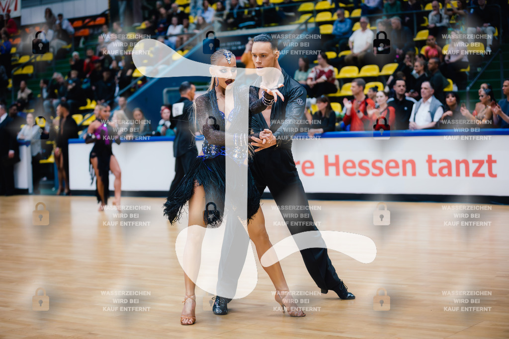 Hessen Tanzt WDSF International Open Latin 7th (74) Augustinas Trinkus _ Beatrice Rupslaukyte (Lithuania)-2025-05-18-4993 | Webshop for digital downloads and prints of dance sport, event & show photographer Julian Link - Realisiert mit Pictrs.com