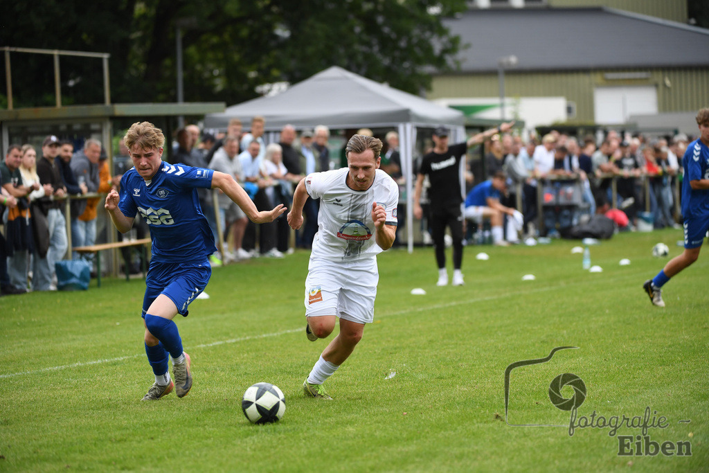 Sport-Duwe Cup | Sport-Duwe Cup Oldenburg; SSV Jeddenloh (weiß)-VFB Oldenburg (blau) am 05.07.2025 in Oldenburg (Sportanlage TuS Eversten), Photo: Philip Eiben 2025 - Realisiert mit Pictrs.com