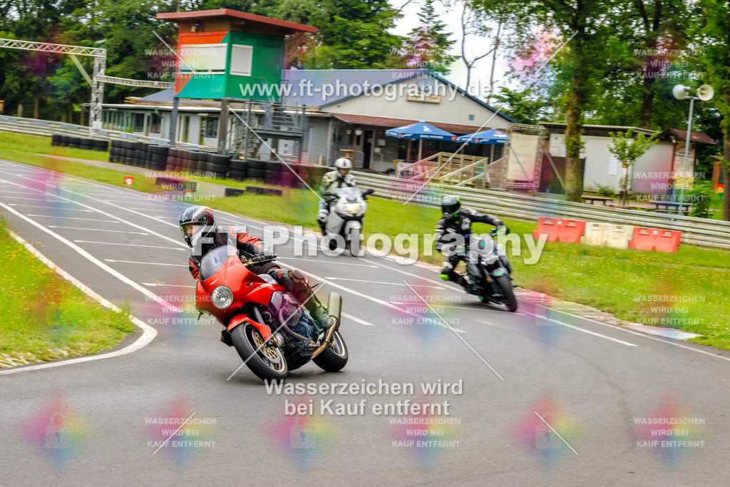 VBK-7841 | Hier findet Ihr Bilder von Touristenfahrten auf der Nürburgring Nordschleife oder von anderen Veranstaltungen die ich besucht habe. Viel Spass beim Durch Schauen 