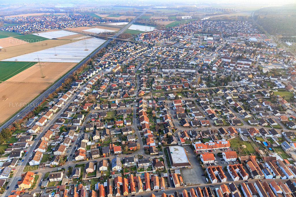 Luftbild: Daimlerring in Rülzheim im Bundesland Rheinland-Pfalz in Deutschland. Foto: IMG_113280.jpg vom 23.03.2019 durch Werner Riehm/FLY-FOTO.de