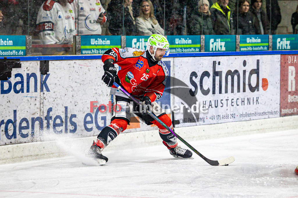 TSV Peißenberg MINERS gegen ESC Kempten SHARKS | Eishockey Bayernliga Herren Pre-Playoffs 2024/25, TSV Peißenberg MINERS gegen ESC Kempten SHARKS, 20250131,Marius KLEIN (MINERS 25) in Aktion,2025-01-31 in Peißenberg (Eisstadion Peißenberg)Marius KLEIN (MINERS 25)Copyright: WolfgangxLindner foto-lindner.de