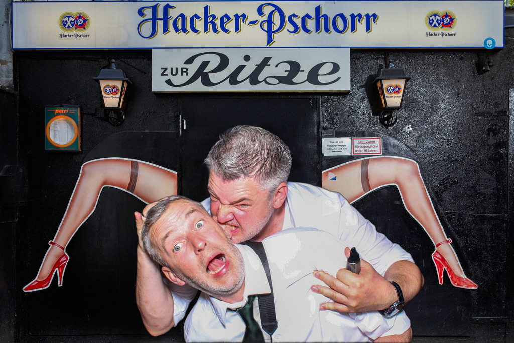top-top.de-250628-042 | Foto, Video, Fotografie, Videografie, Fotobox, DJ, Discjockey, Musik, Musikbox, Veranstaltung, Photobooth, Amazon, Ebay, Buchtipp, Bestseller, Autor, Verlag, Buch, Wesel, Hamminkeln, NRW, Dinslaken, Rees, Drohne, Hochzeit, Party, Fotobox, Wesel, Fotograf