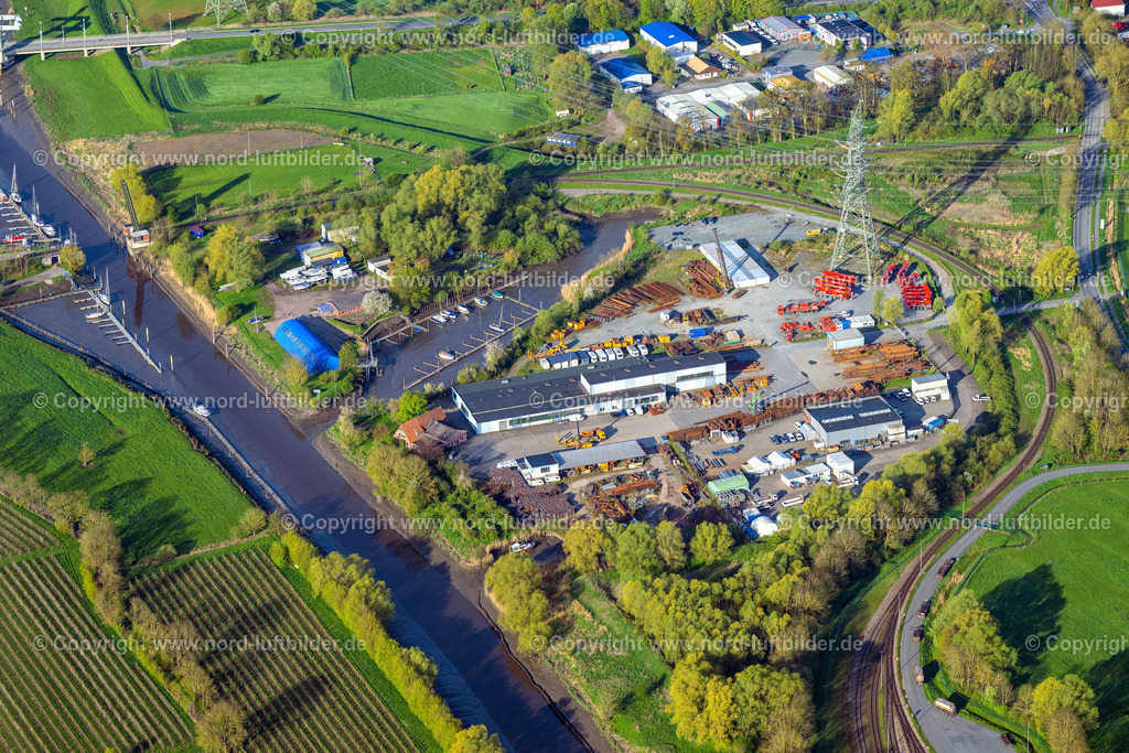 Stade_Brunshausen_Pfahlgründer_König_ELS_0192010523 | STADE 01.05.2023 Industrie- und Gewerbegebiet " Brunshausen " in Stade im Bundesland Niedersachsen, Deutschland. // Industrial and commercial area " Brunshausen " in Stade in the state Lower Saxony, Germany. Foto: Martin Elsen