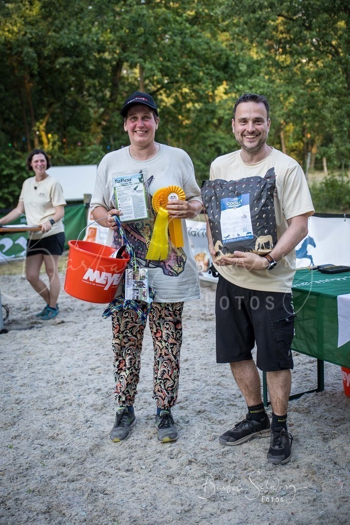 Siegerehrung_2026-06-27_36 | Stimmungsvolle Fotografie von Pferden, fotografische Begleitung von Veranstaltungen, Golfturnieren und Distanzritten - Realisiert mit Pictrs.com
