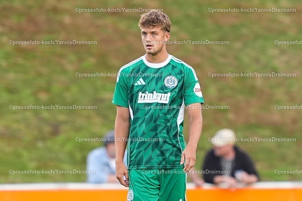 xYDR16072501065 | 16.07.2025, xydrx, Fußball, VFB Homberg - MSV Duisburg, Testspiel, PCC-Stadion: Ben Schlicke (MSV Duisburg #40)